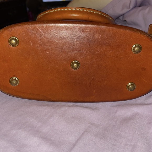Vintage Dooney & Bourke all weather leather tan Norfolk bag. - Picture 10 of 10